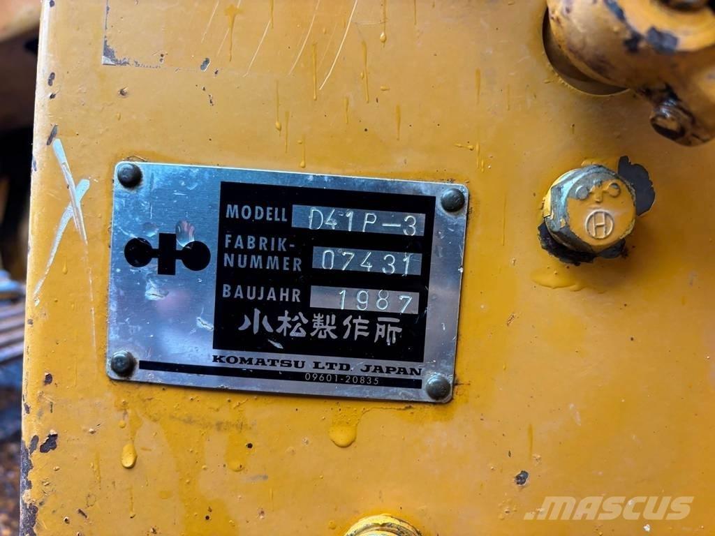 Komatsu D 41 P-3 Buldozer sobre oruga