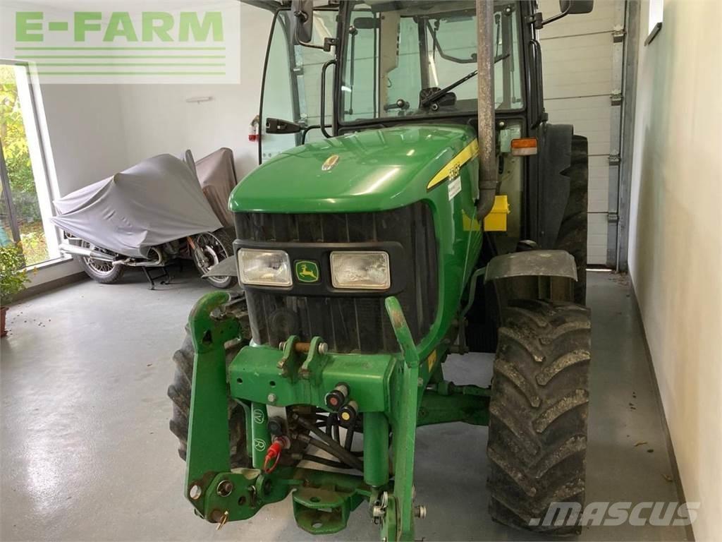 John Deere 5515F Tractores