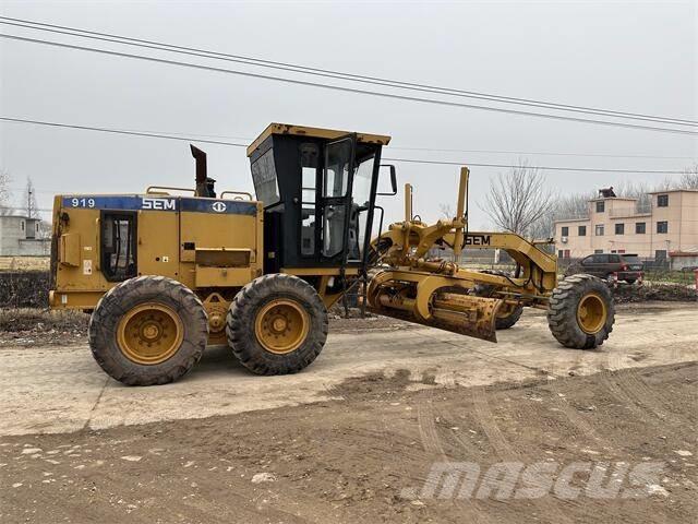 SEM 919 Buldozer sobre ruedas
