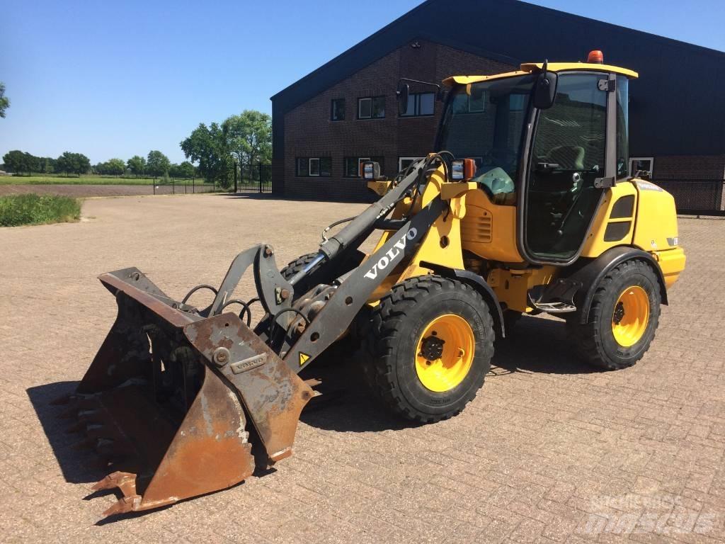 Volvo L 25 F Cargadoras sobre ruedas