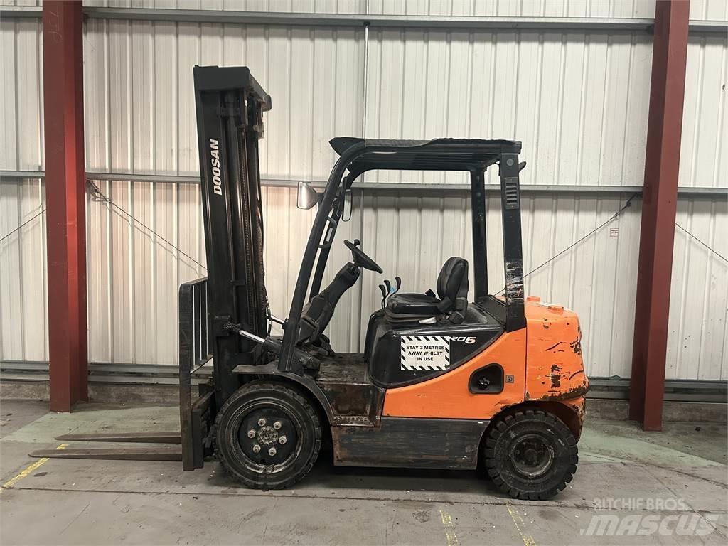 Doosan D25S-5 Carretillas diesel