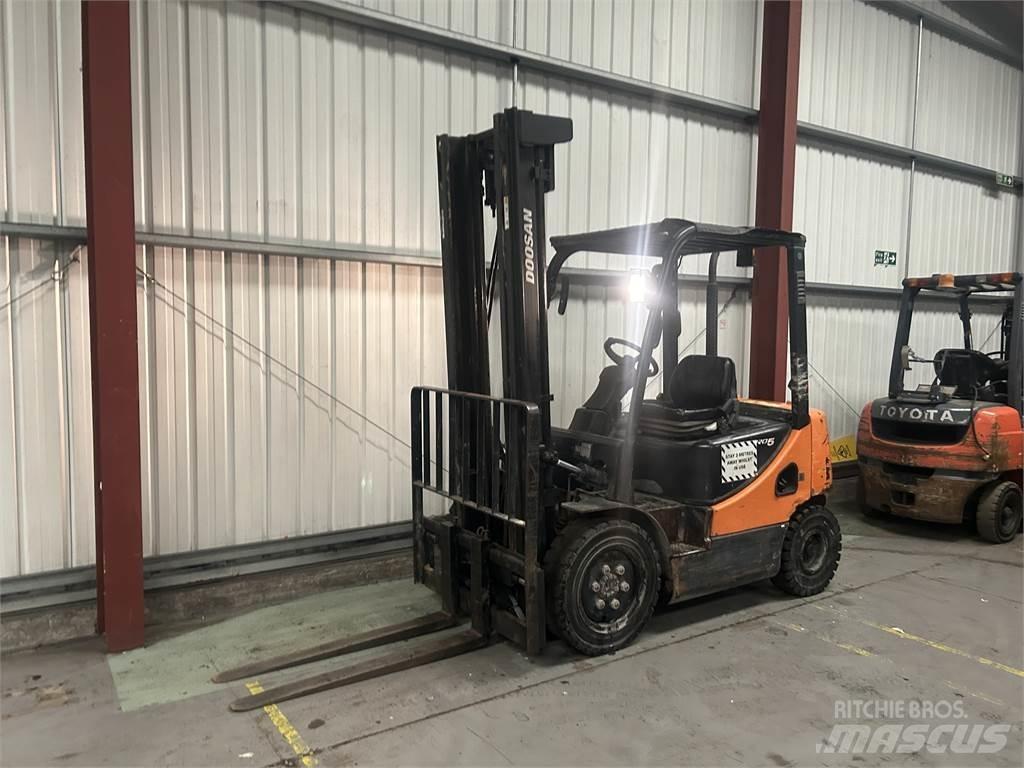 Doosan D25S-5 Carretillas diesel