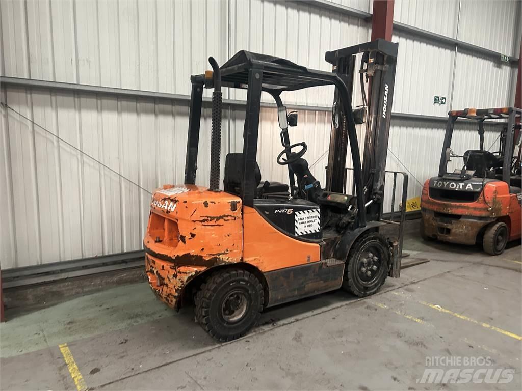 Doosan D25S-5 Carretillas diesel