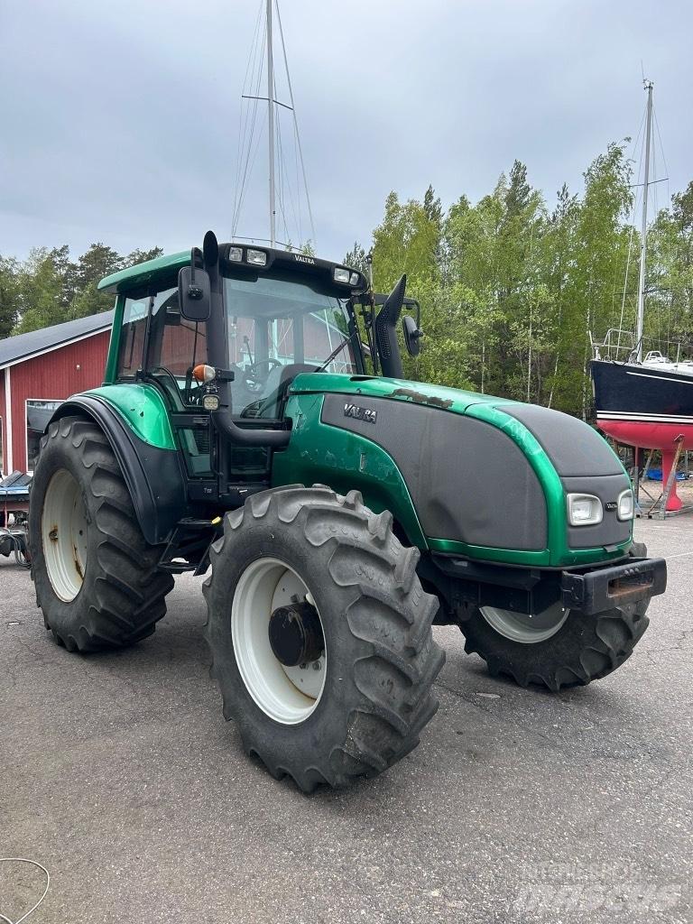 Valtra T 150 Tractores