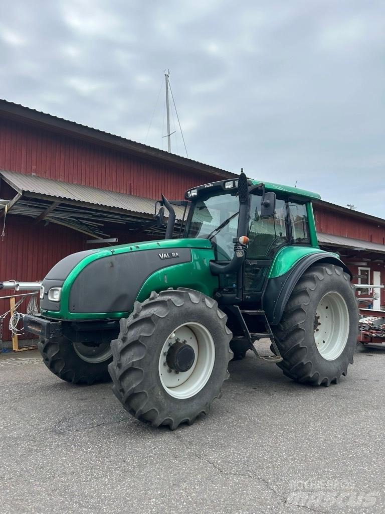 Valtra T 150 Tractores