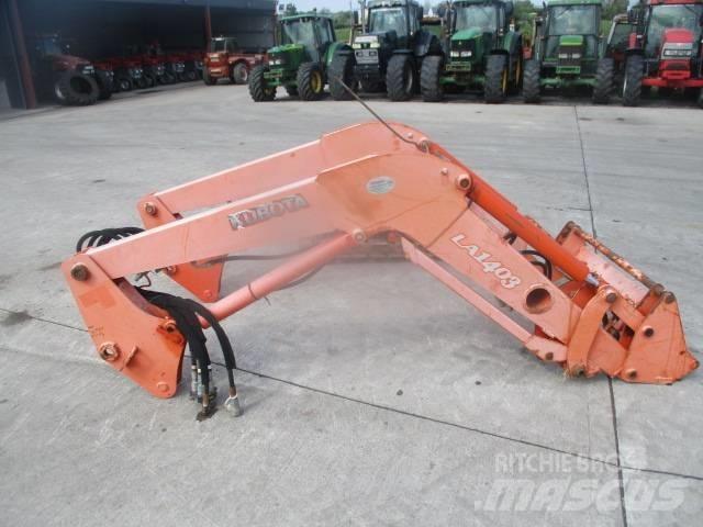 Kubota LA1403 Loader Tractores