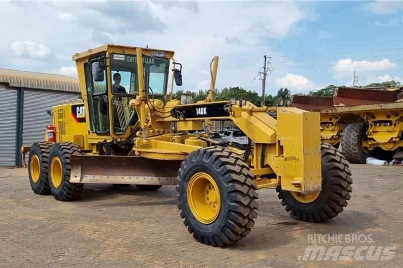 CAT  140K Motoniveladoras