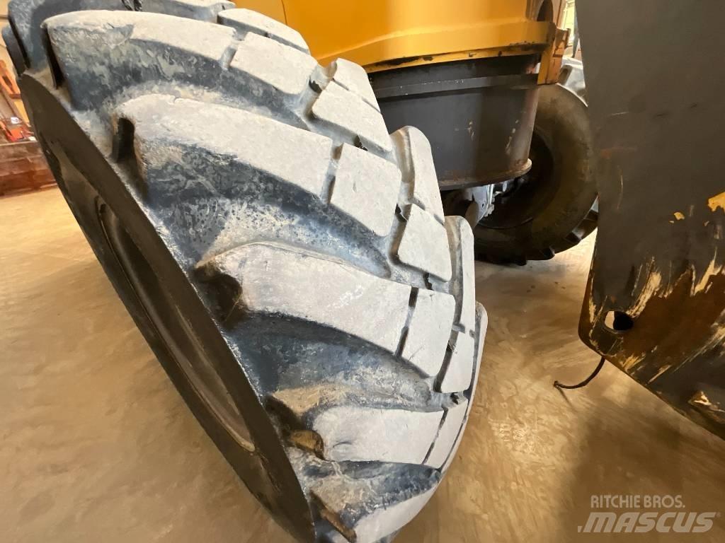 Mecalac AS 700 Cargadoras sobre ruedas