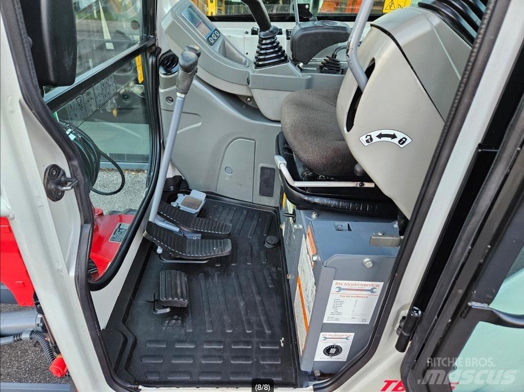 Takeuchi TB 225 Mini excavadoras < 7t