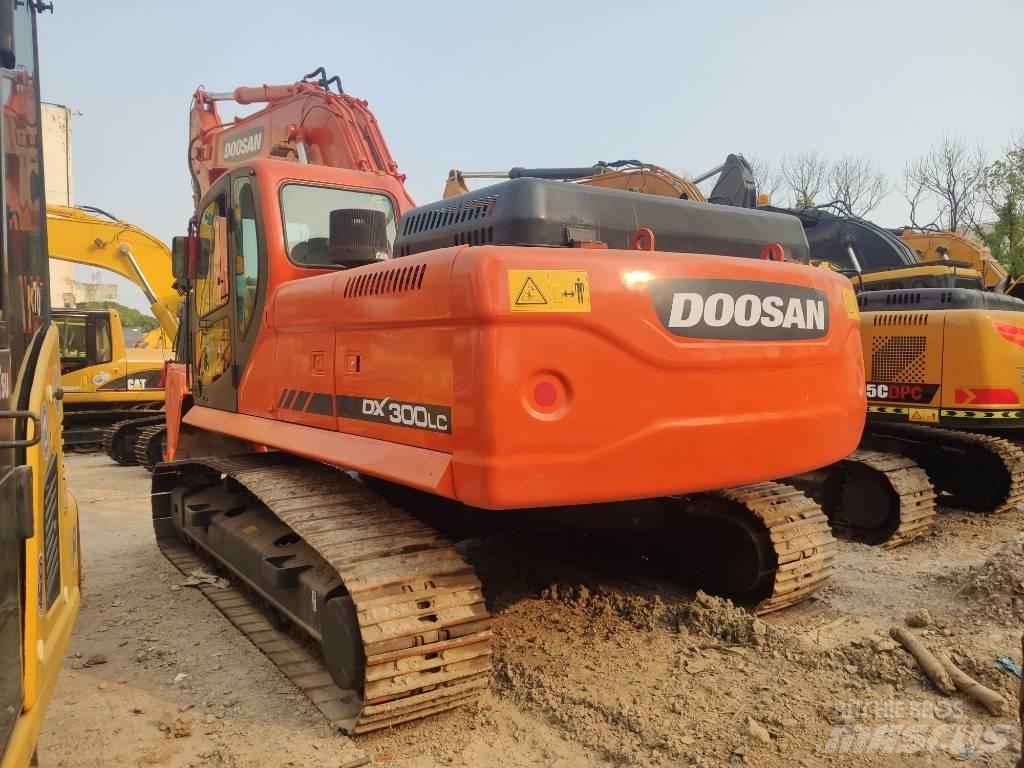 Doosan DX300 Excavadoras de cadenas