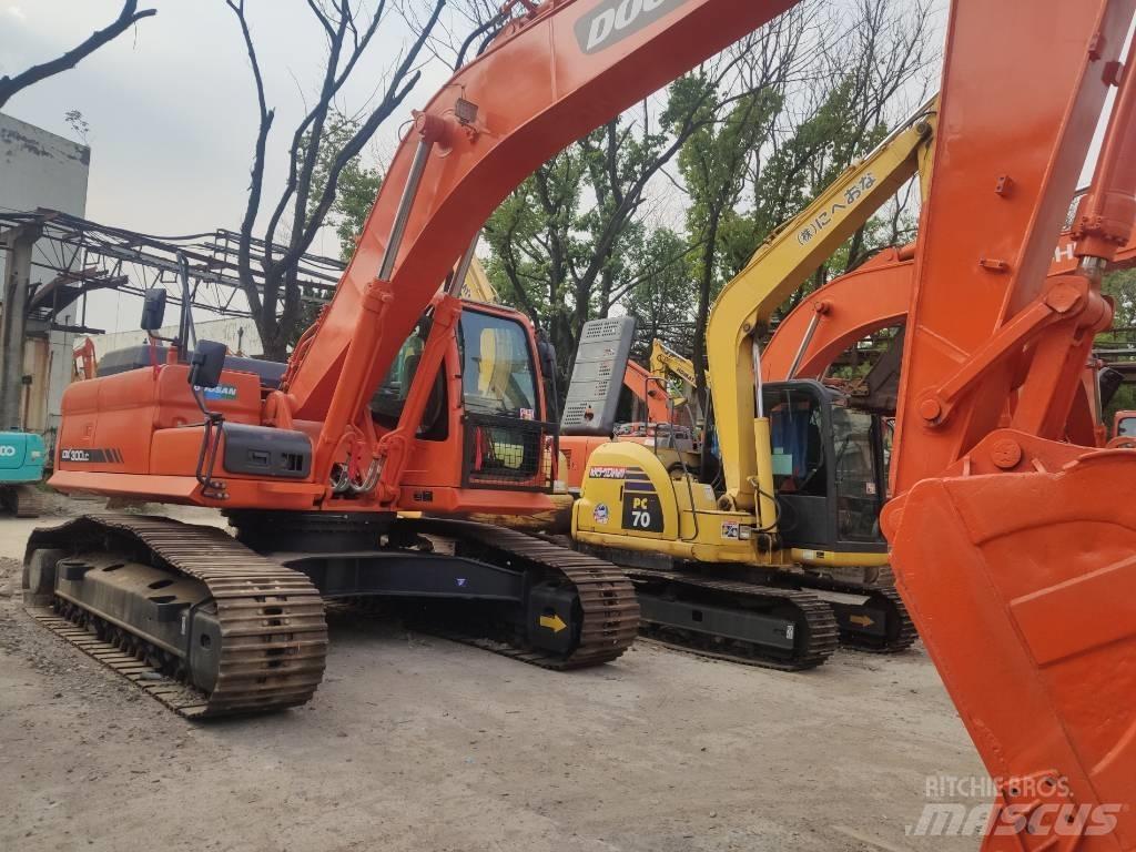 Doosan DX300 Excavadoras de cadenas