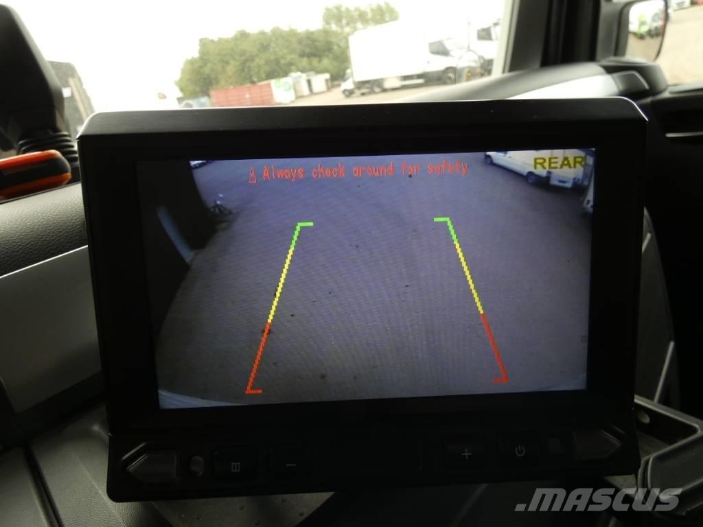 MAN TGL 12.220 Camiones caja cerrada