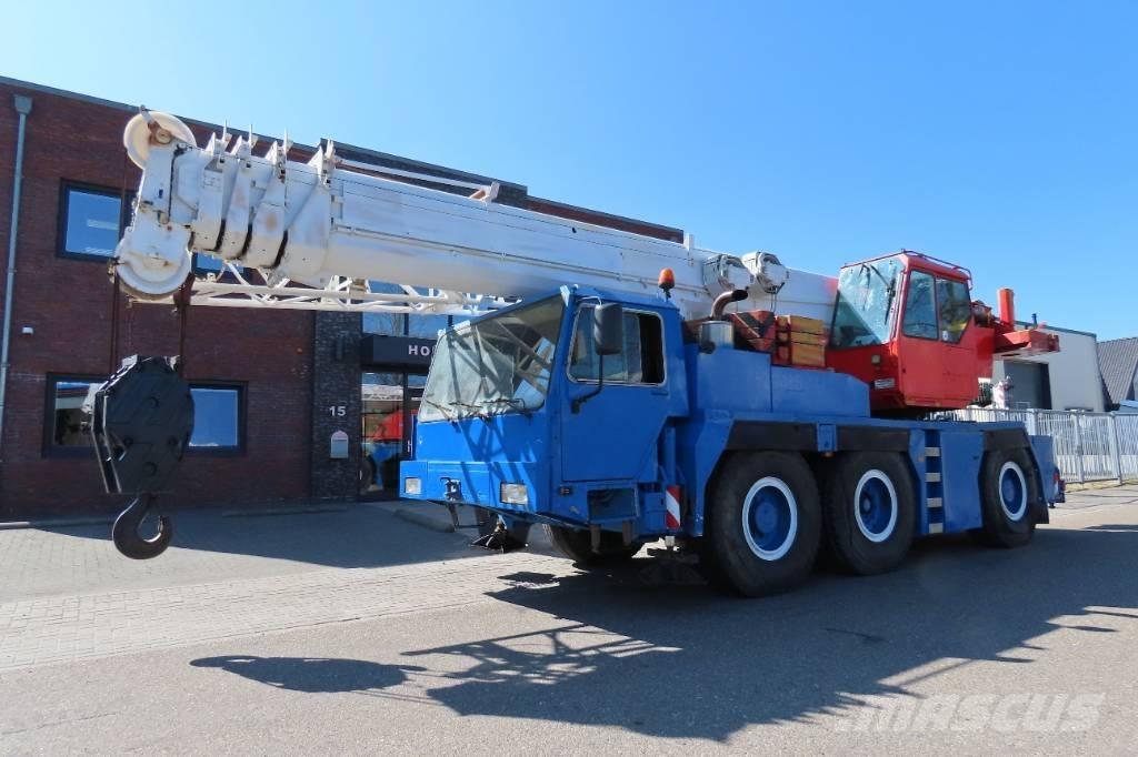 Liebherr LTM 1050-1 Grúas todo terreno