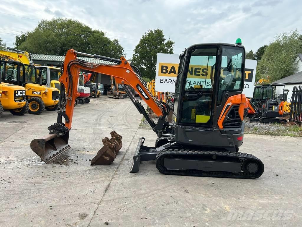 Doosan DX 27 Z Mini excavadoras < 7t