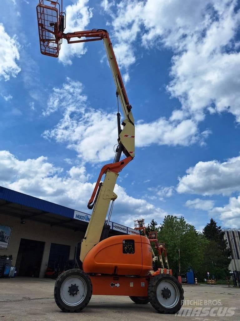 JLG 600 AJ Plataforma de trabajo articulada