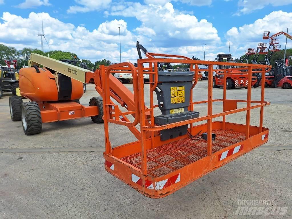 JLG 600 AJ Plataforma de trabajo articulada