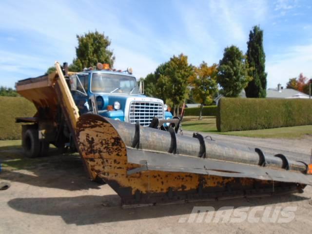 Ford LTL 9000 Láminas y cuñas quitanieves