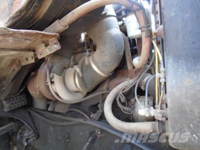 Ford LTL 9000 Láminas y cuñas quitanieves