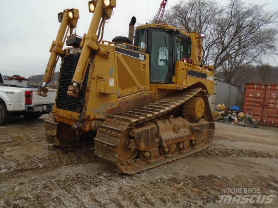 CAT D 8 T Buldozer sobre oruga