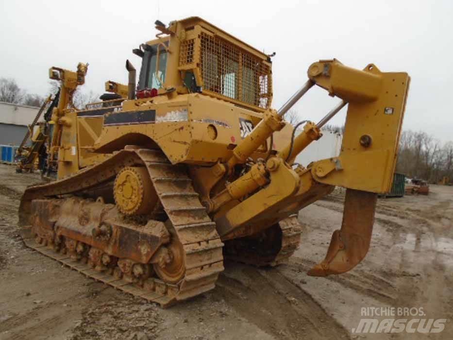 CAT D 8 T Buldozer sobre oruga