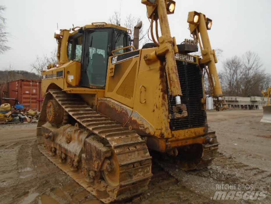 CAT D 8 T Buldozer sobre oruga