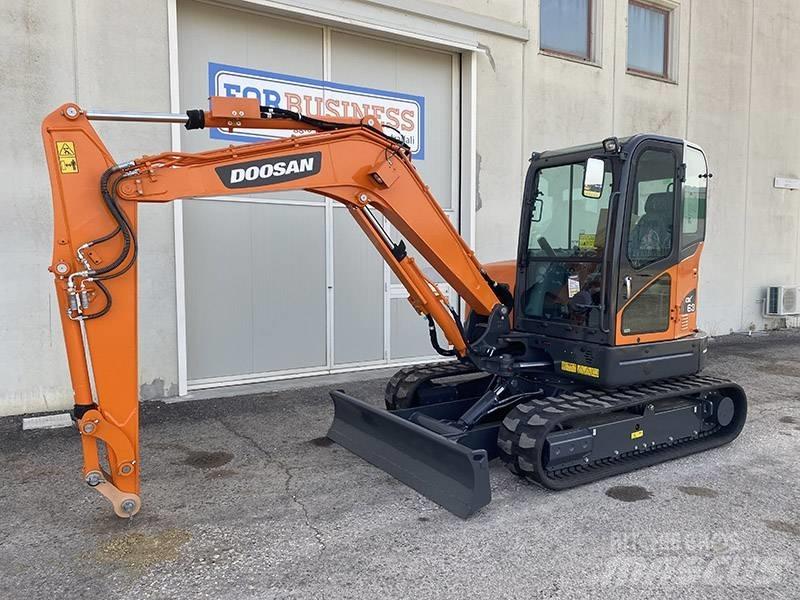 Doosan DX 63-3 Mini excavadoras < 7t