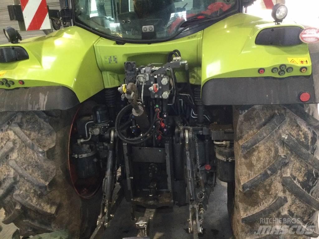 CLAAS ARION 550 Tractores
