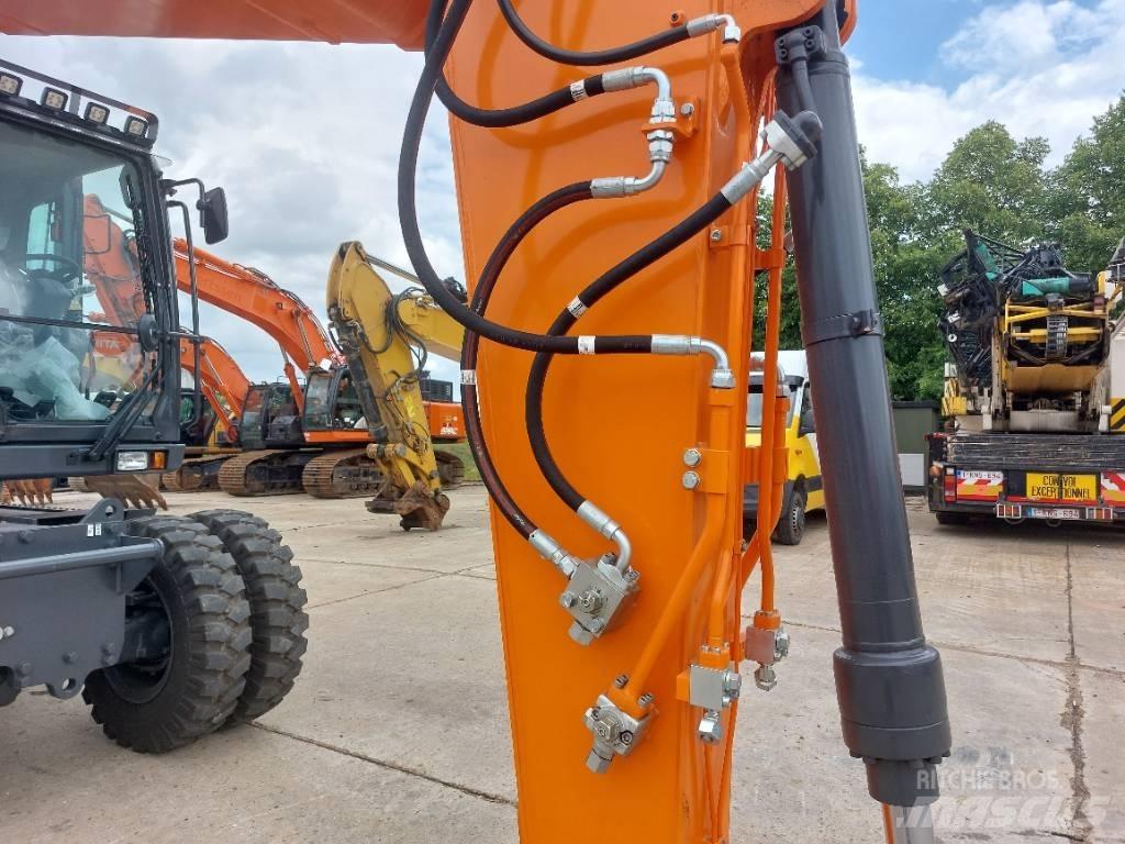 Develon DX 140 W-7 Excavadoras de ruedas