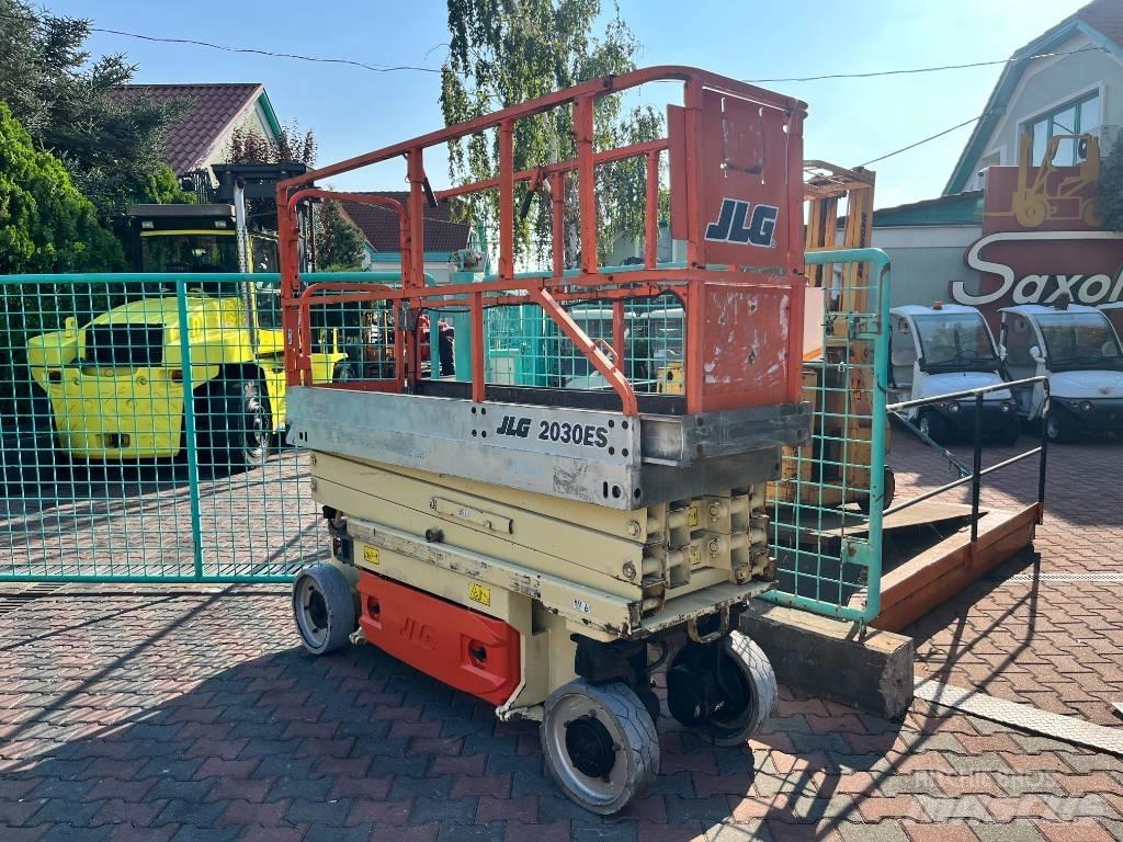 JLG 2030ES     V-3450 Ascensores de personal y montacargas de acceso