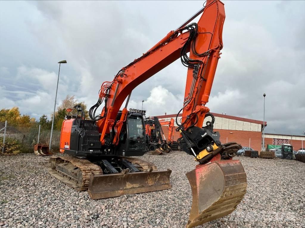 Hitachi ZX225USBL-6 Excavadoras de cadenas