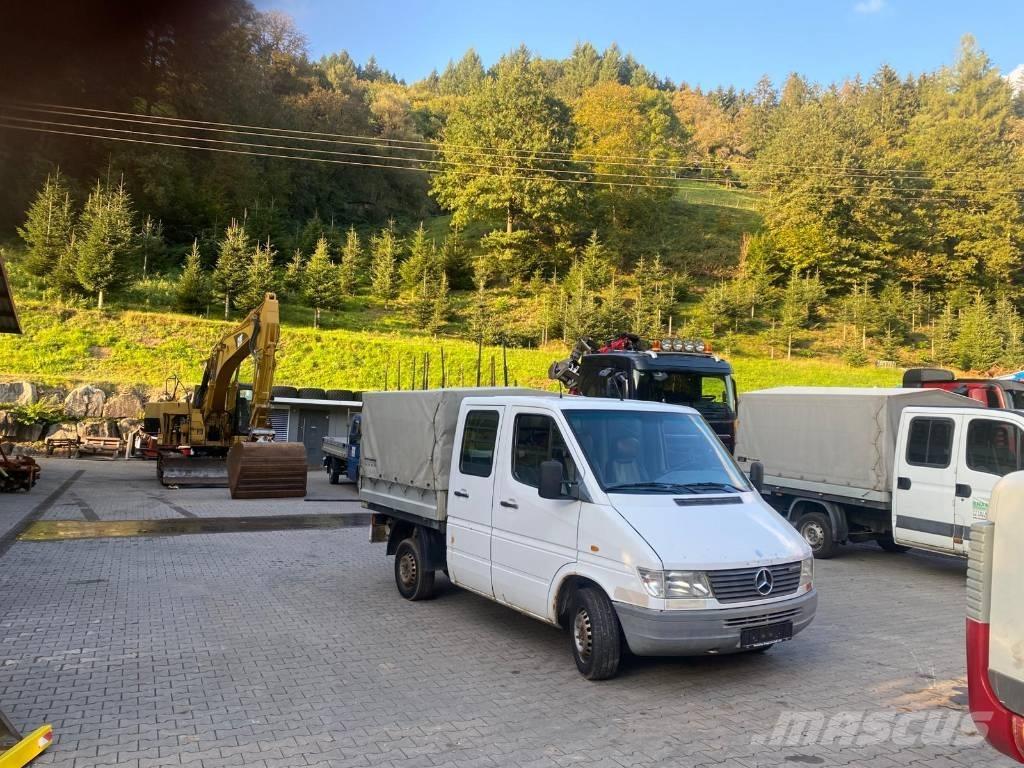 Mercedes-Benz 212 D Furgonetas caja abierta