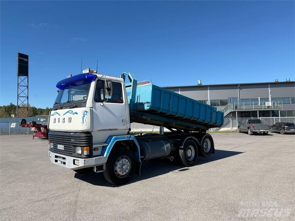 Sisu SM300 6x2 Camiones con gancho