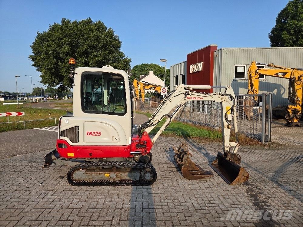 Takeuchi TB225 Mini excavadoras < 7t