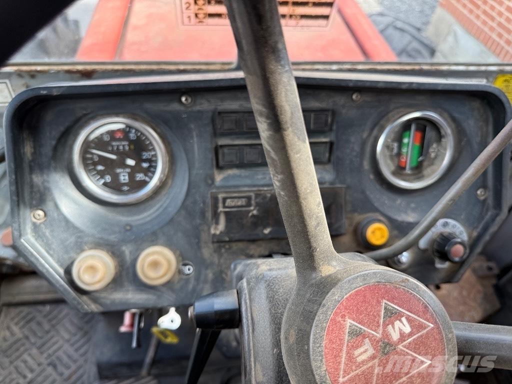 Massey Ferguson 699 Tractores