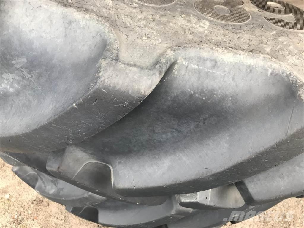 Mitas 680/80R42 Neumáticos, ruedas y llantas
