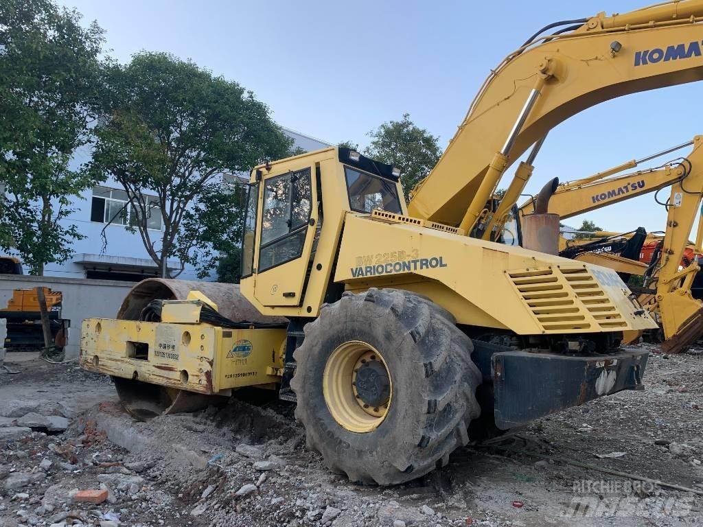 Bomag BW 225 D-3 Rodillos de doble tambor