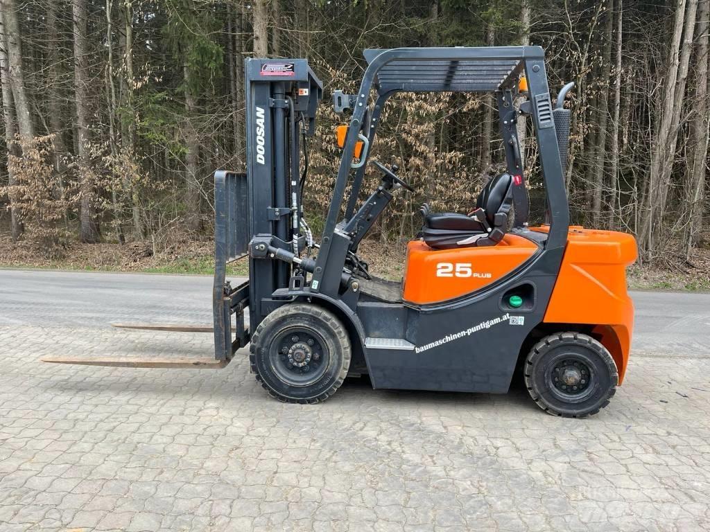 Doosan D 25 GP Carretillas diesel