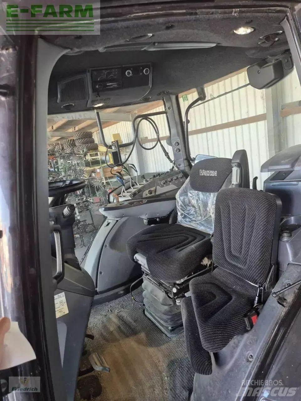 Valtra t235a Tractores