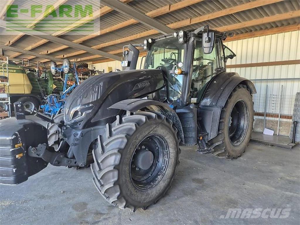 Valtra t235a Tractores