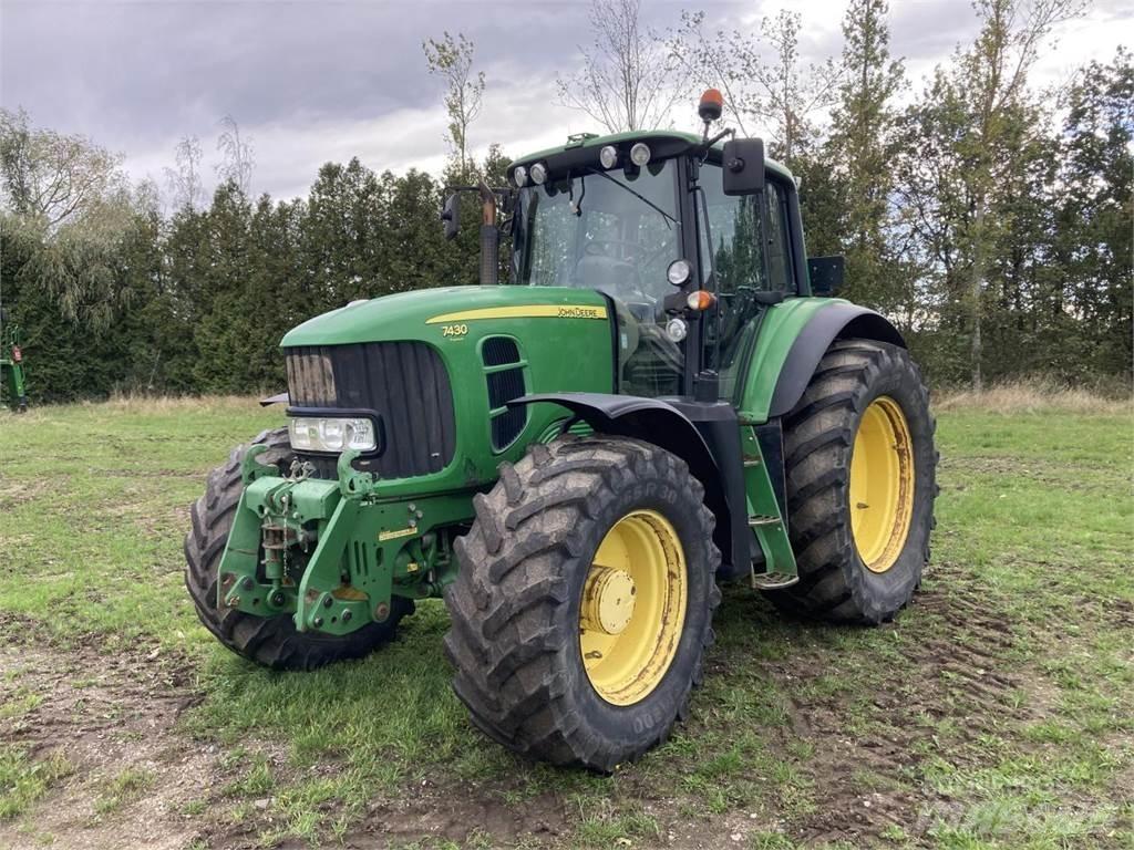 John Deere 7430 Tractores