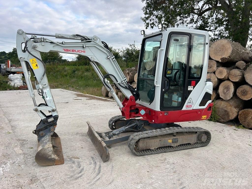 Takeuchi TB 225 Mini excavadoras < 7t