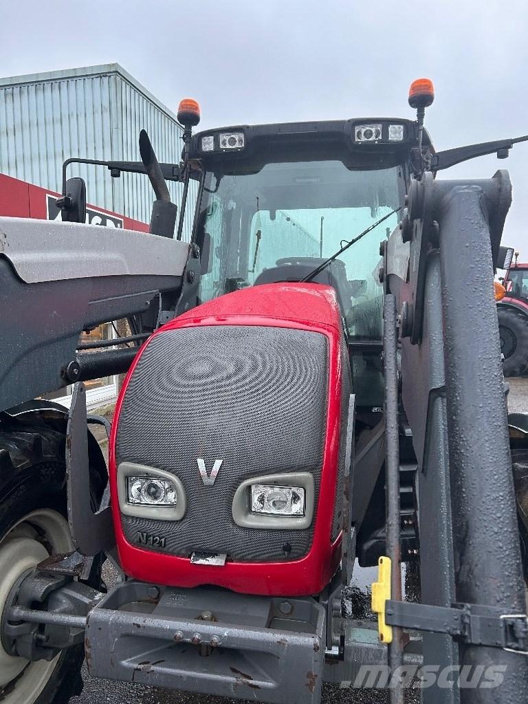 Valtra N 121 Tractores
