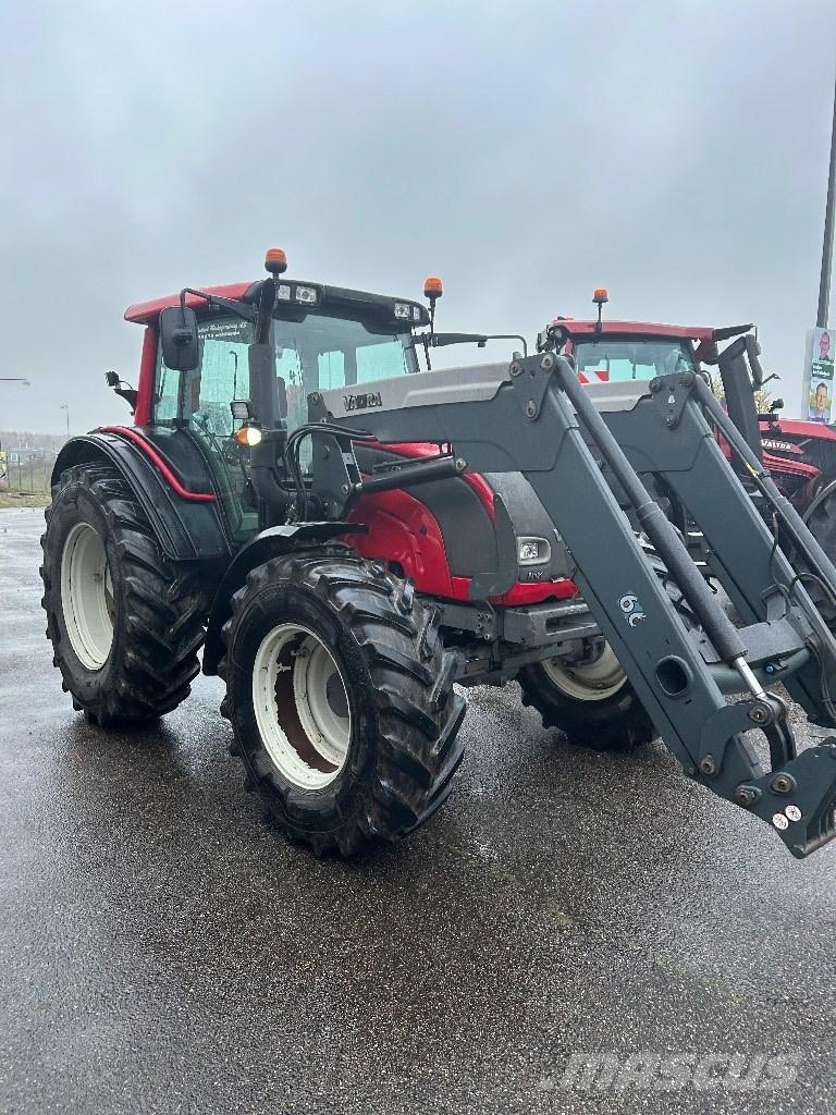 Valtra N 121 Tractores