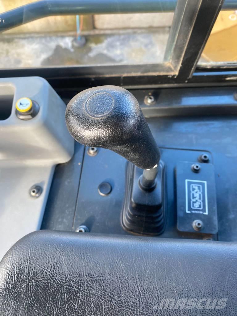 Komatsu D 61 PXi-24 Buldozer sobre oruga