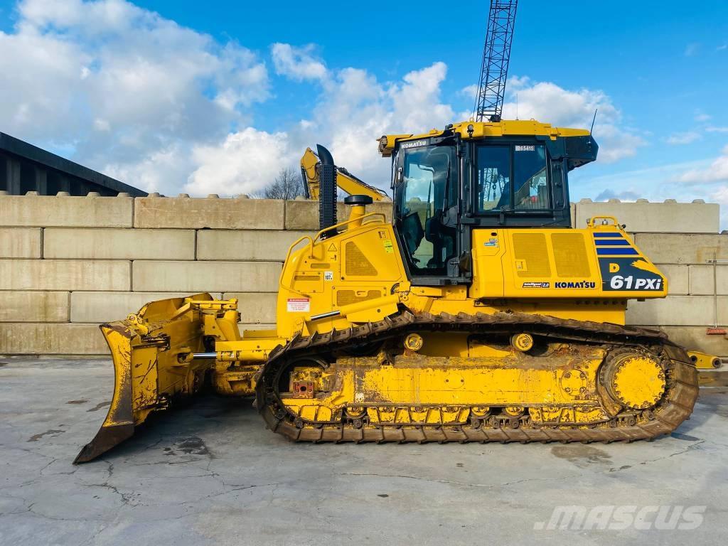 Komatsu D 61 PXi-24 Buldozer sobre oruga