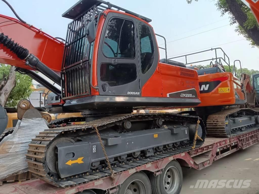 Doosan DX 225 LC Excavadoras de cadenas