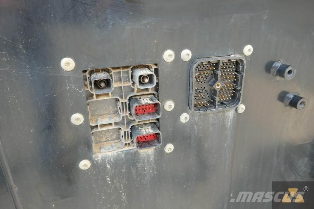 CAT 352F Cab Cabinas e interior