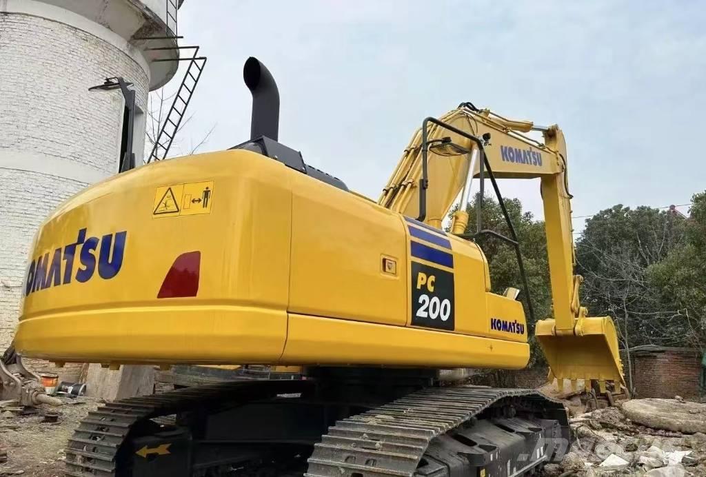 Komatsu PC 200-8 Excavadoras de cadenas