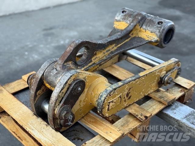 CAT 315 BUCKET ARM Plataformas y cucharones