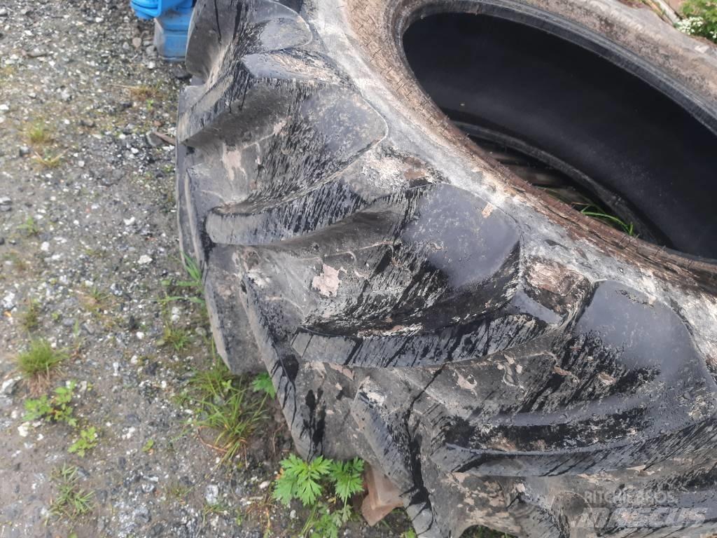 BKT 580/70R38 Neumáticos, ruedas y llantas